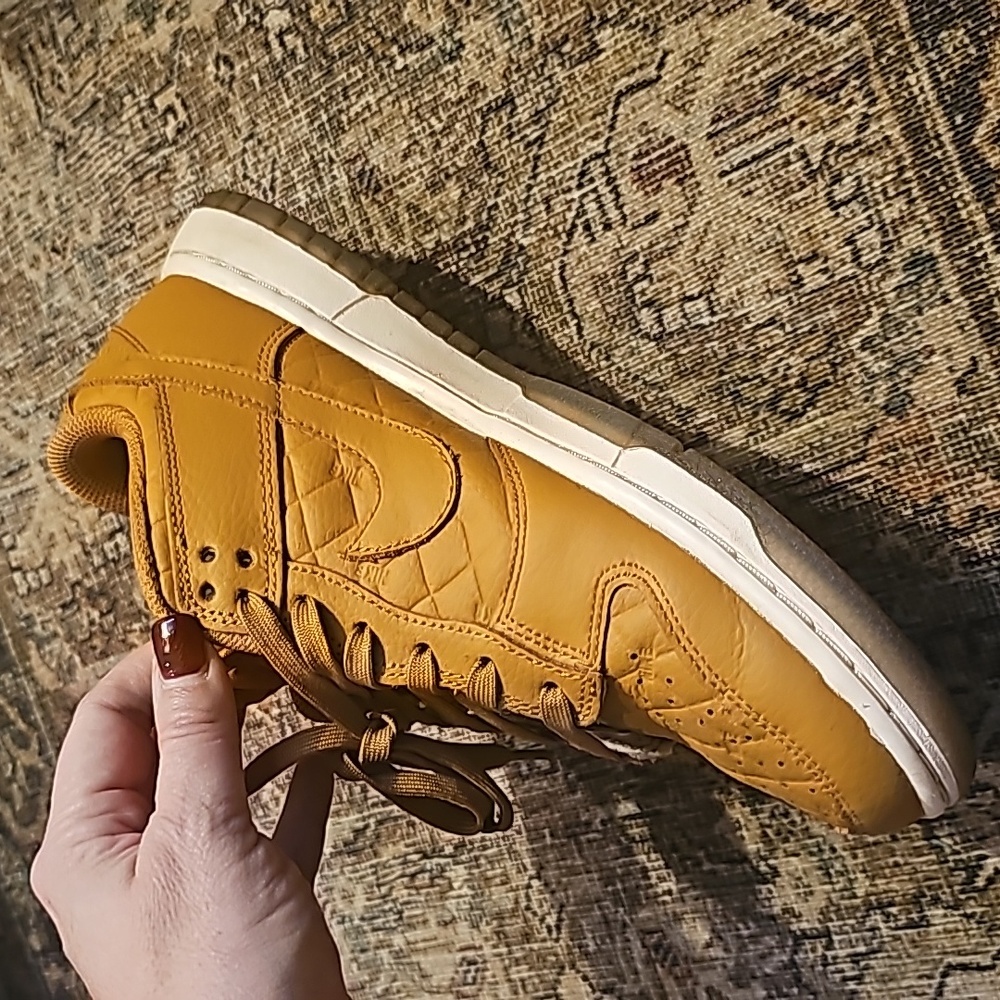 Nike Dunk Low Retro “Quilted Wheat” - Picture 8 of 8